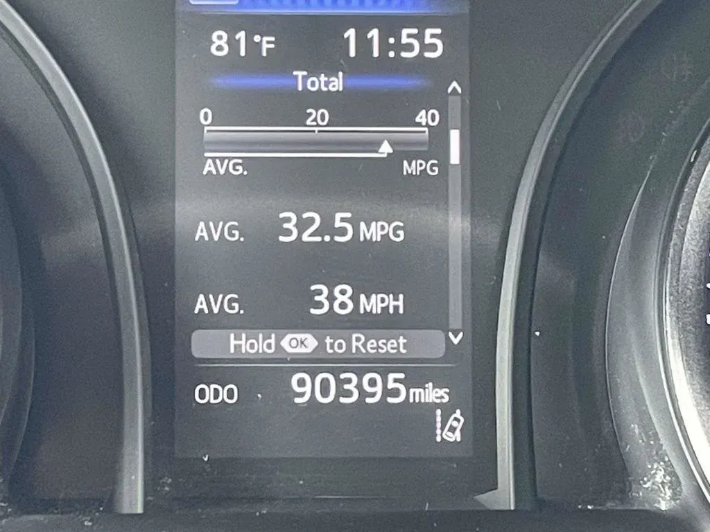 2022 Toyota Camry SE thumbnail 26