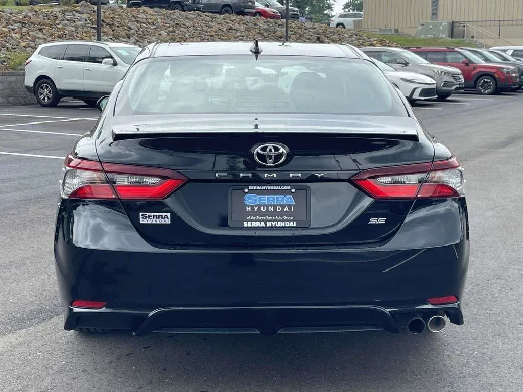 2022 Toyota Camry SE thumbnail 4
