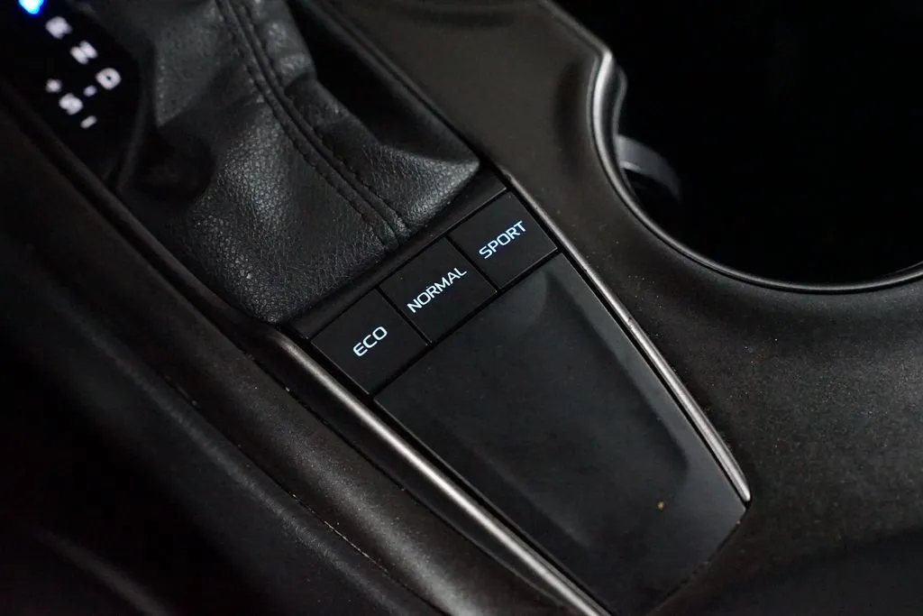 2022 Toyota Camry SE thumbnail 22