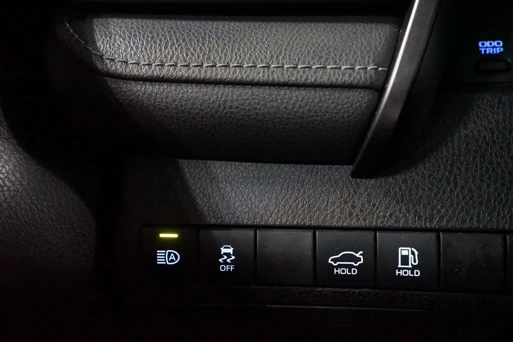 2022 Toyota Camry SE thumbnail 23