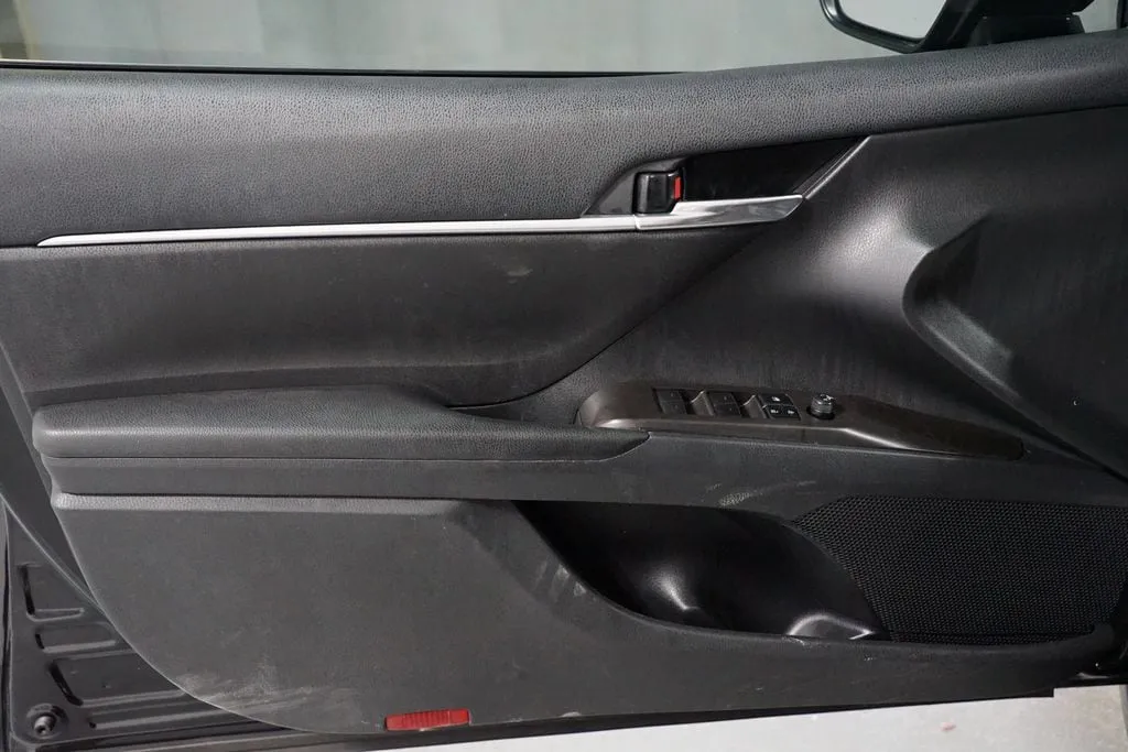 2022 Toyota Camry SE thumbnail 28