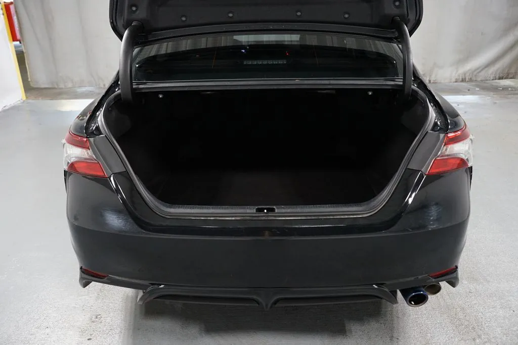 2022 Toyota Camry SE thumbnail 32