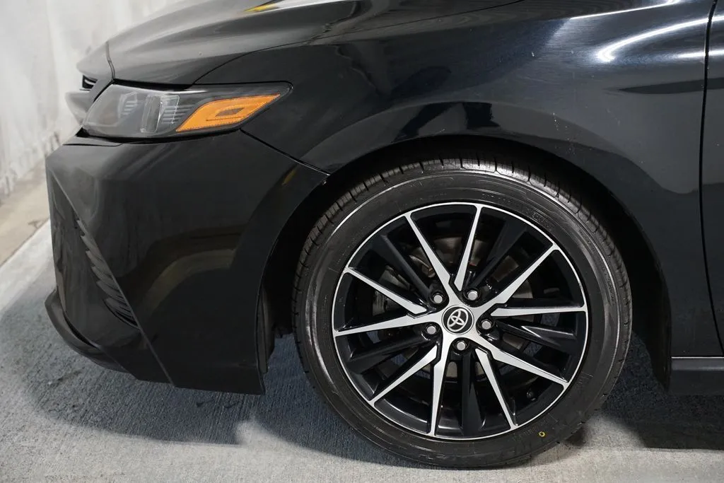2022 Toyota Camry SE thumbnail 5