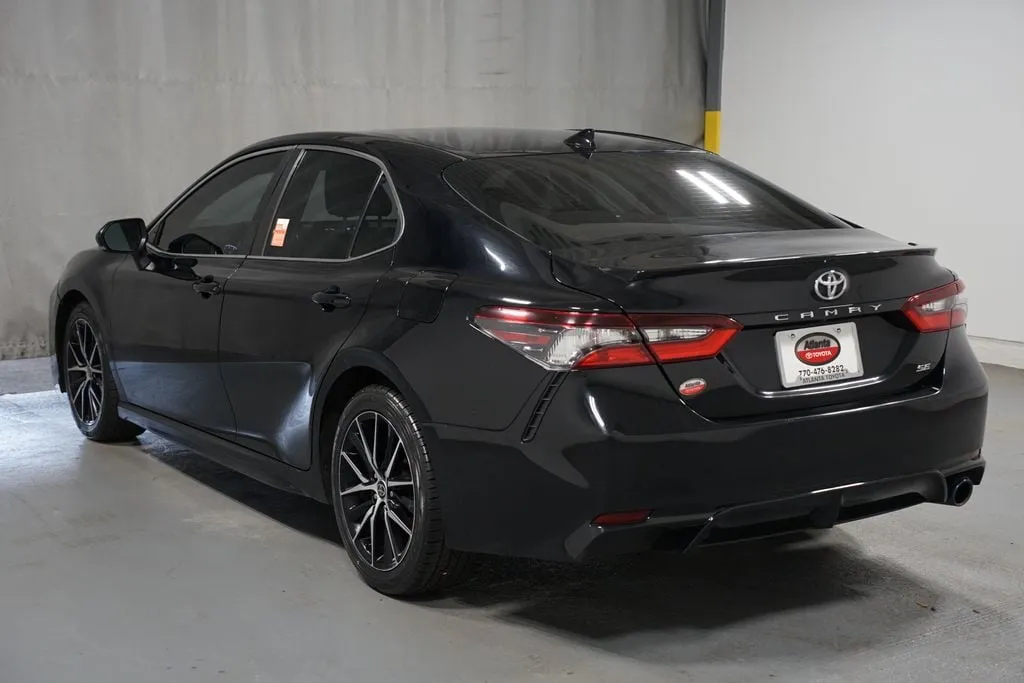 2022 Toyota Camry SE thumbnail 6