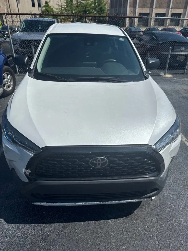 2022 Toyota Corolla Cross L thumbnail 2