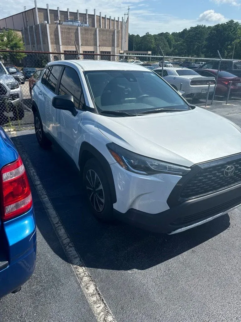 2022 Toyota Corolla Cross L thumbnail 3