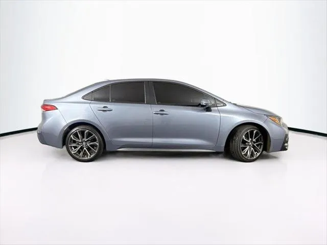 2022 Toyota COROLLA thumbnail 5