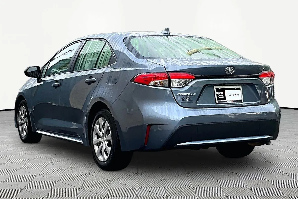 2022 Toyota Corolla LE thumbnail 12