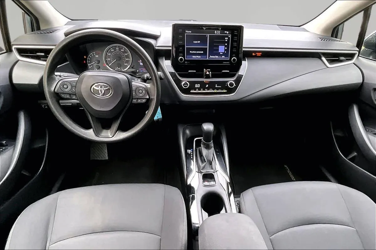 2022 Toyota Corolla LE thumbnail 16