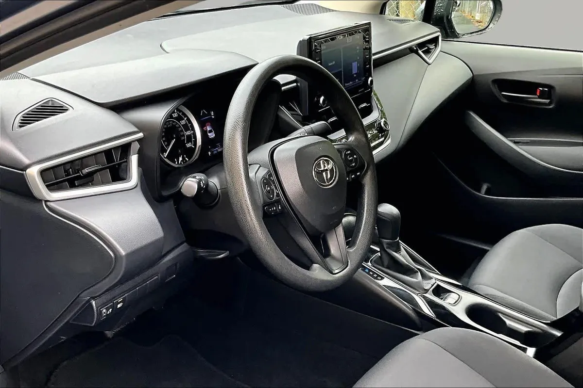 2022 Toyota Corolla LE thumbnail 18