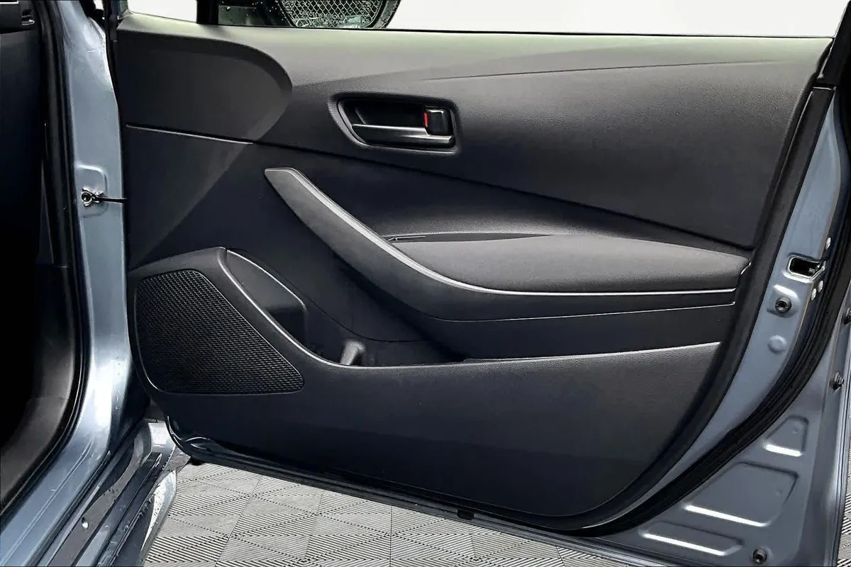 2022 Toyota Corolla LE thumbnail 23