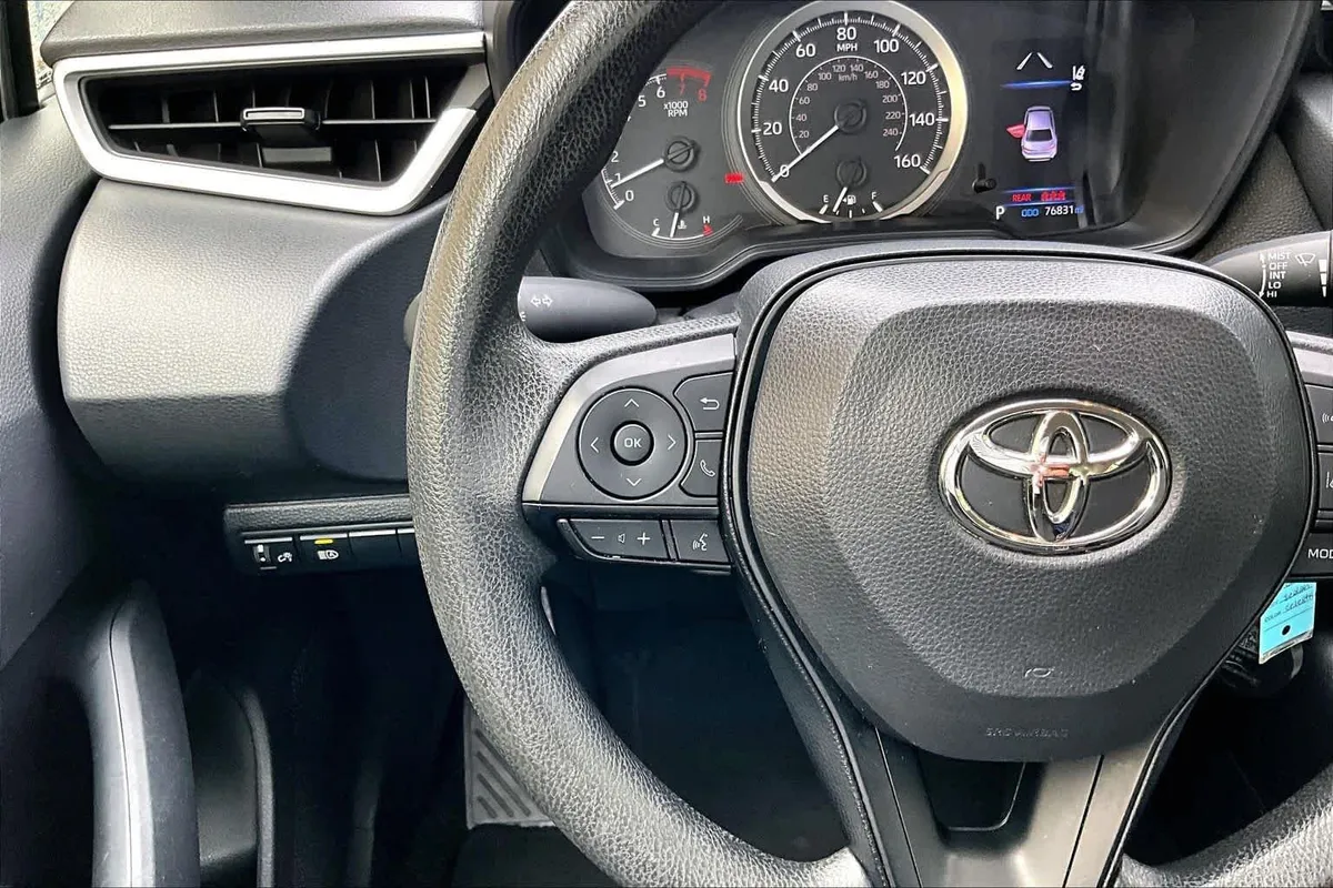 2022 Toyota Corolla LE thumbnail 24