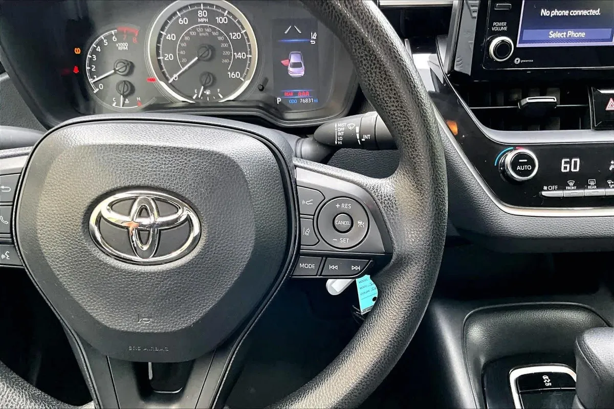 2022 Toyota Corolla LE thumbnail 25