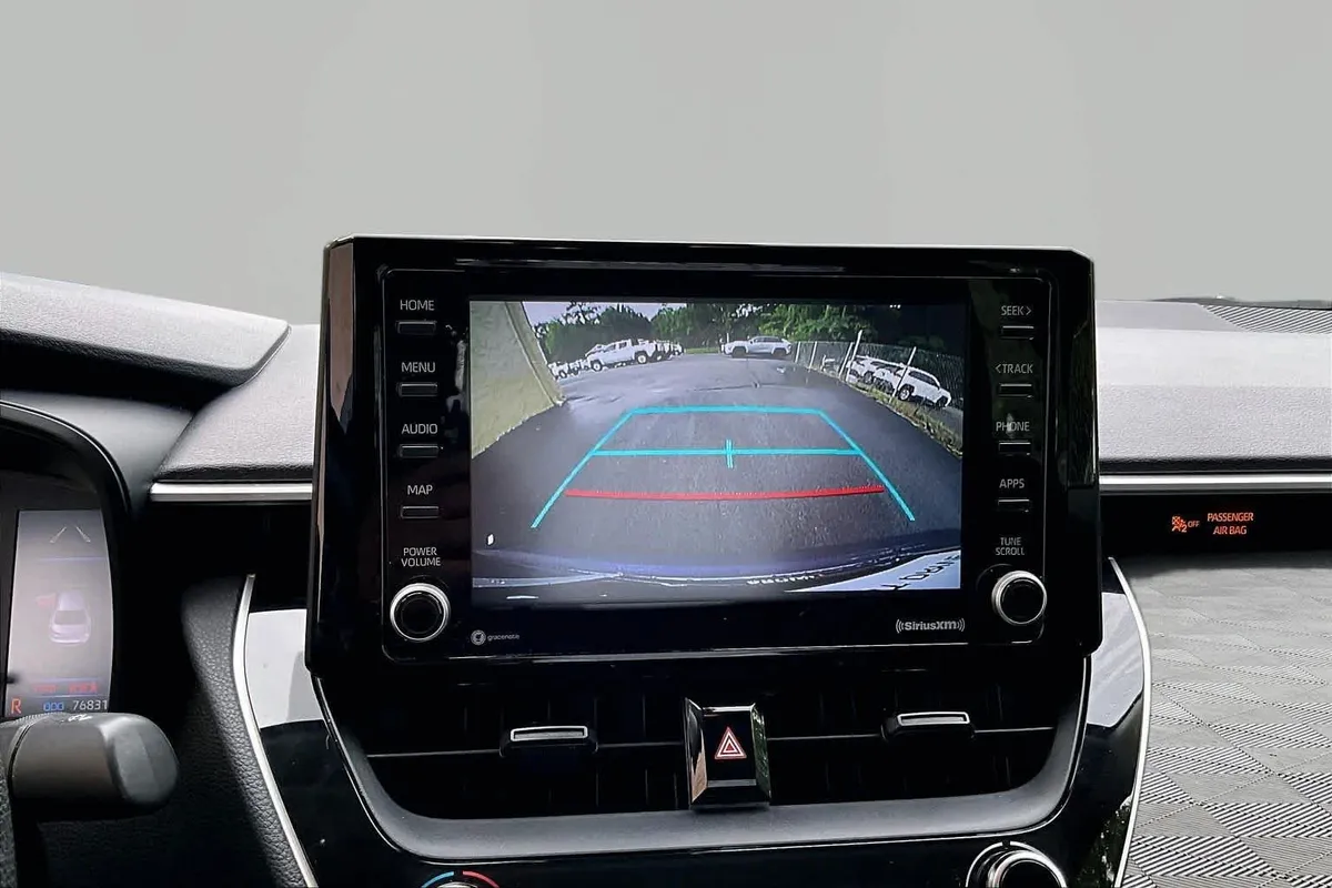 2022 Toyota Corolla LE thumbnail 27