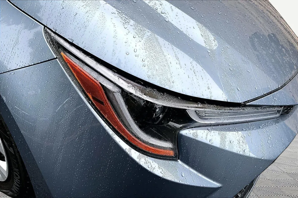 2022 Toyota Corolla LE thumbnail 28