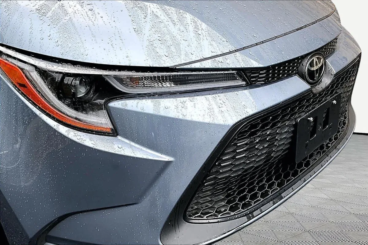 2022 Toyota Corolla LE thumbnail 30