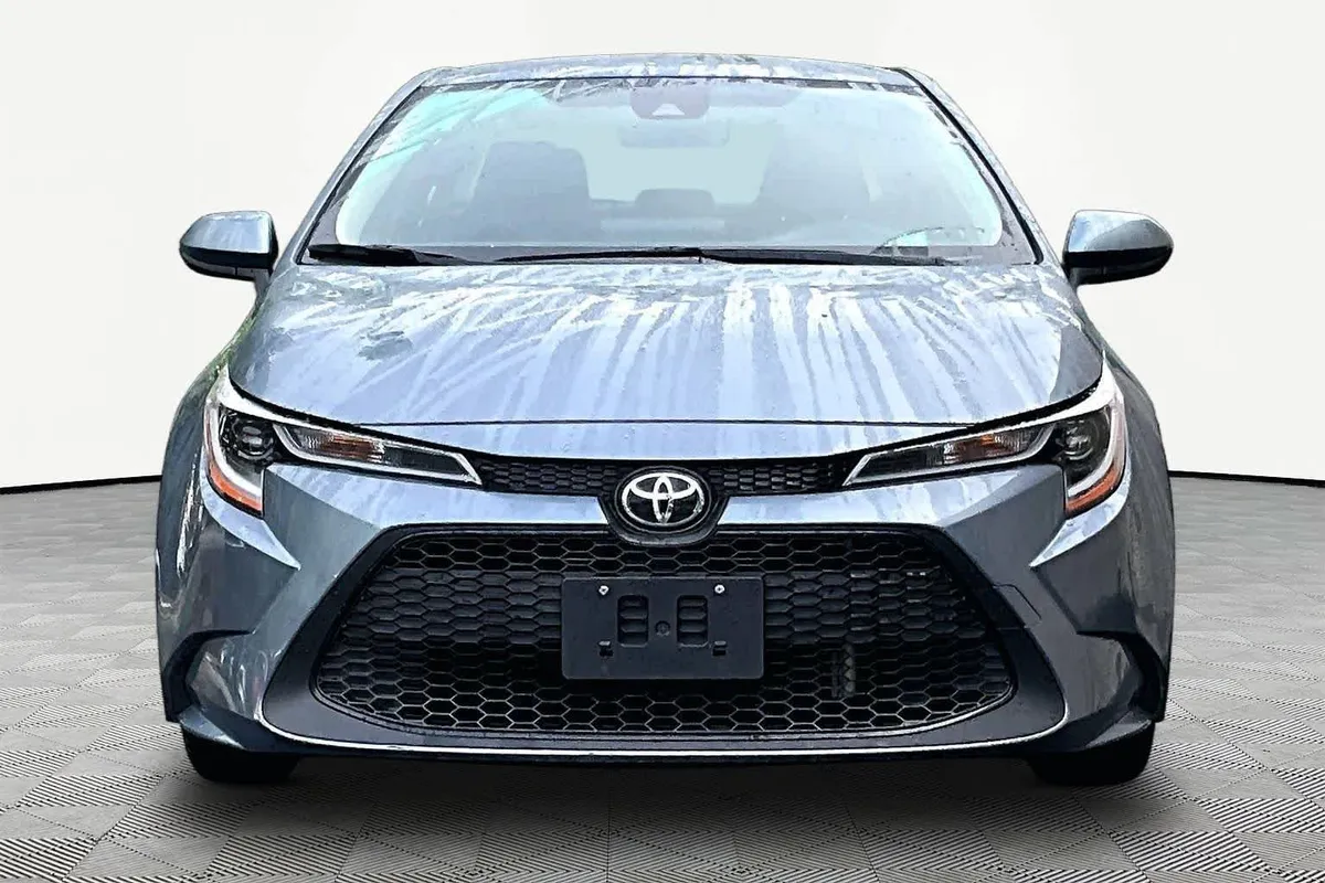 2022 Toyota Corolla LE thumbnail 4