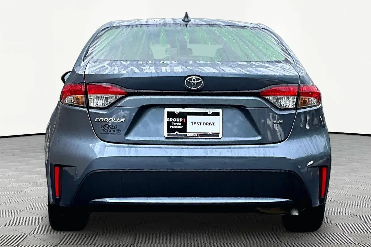 2022 Toyota Corolla LE thumbnail 5