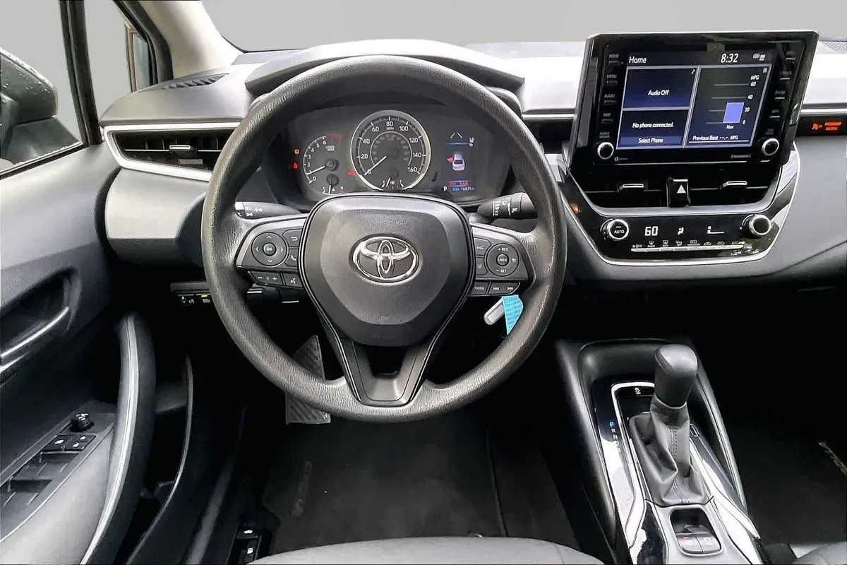 2022 Toyota Corolla LE thumbnail 6