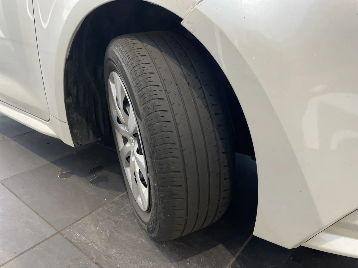 2022 Toyota Corolla LE thumbnail 12