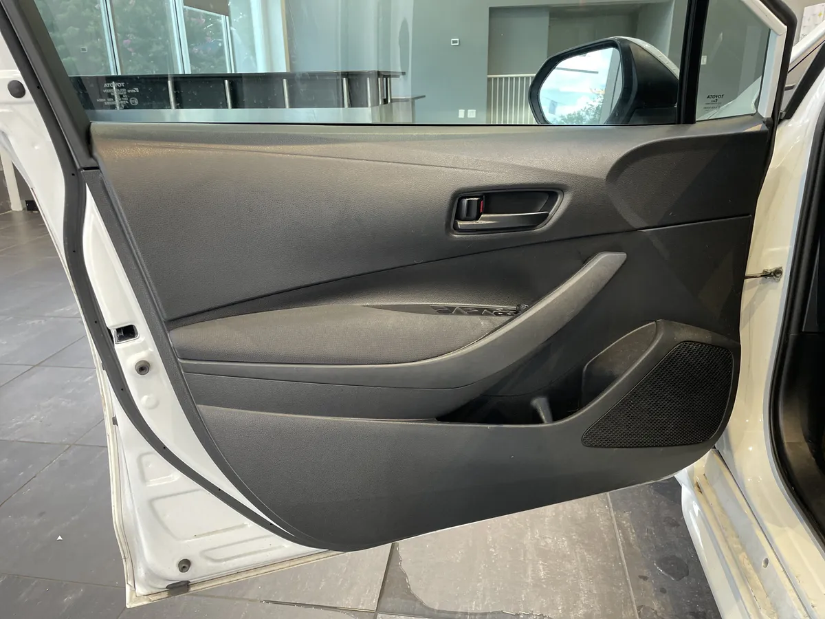 2022 Toyota Corolla LE thumbnail 13