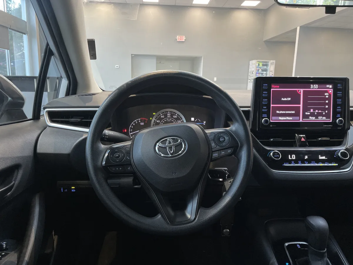 2022 Toyota Corolla LE thumbnail 18