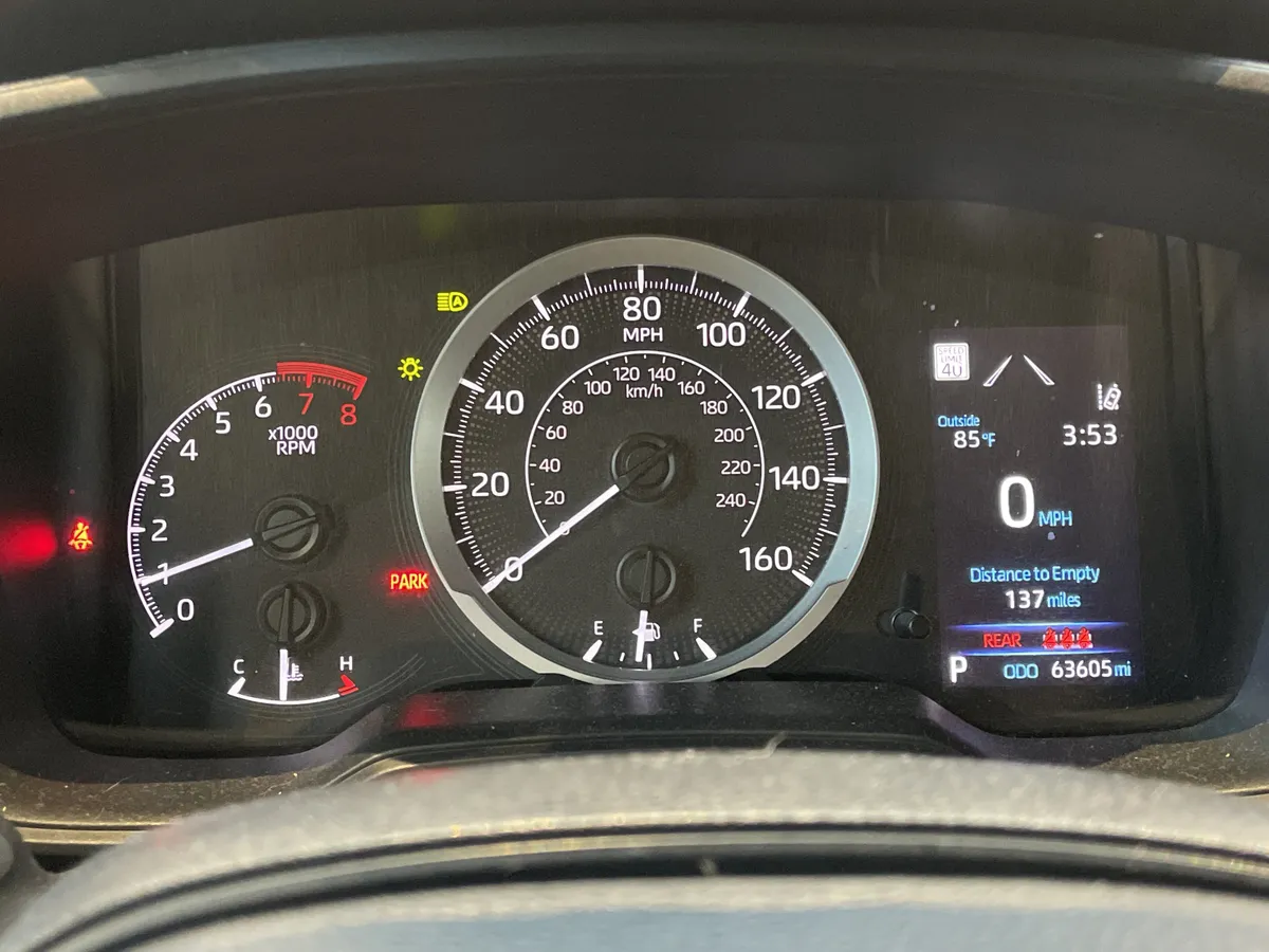 2022 Toyota Corolla LE thumbnail 21