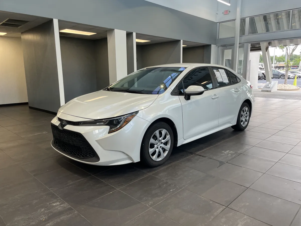 2022 Toyota Corolla LE thumbnail 5