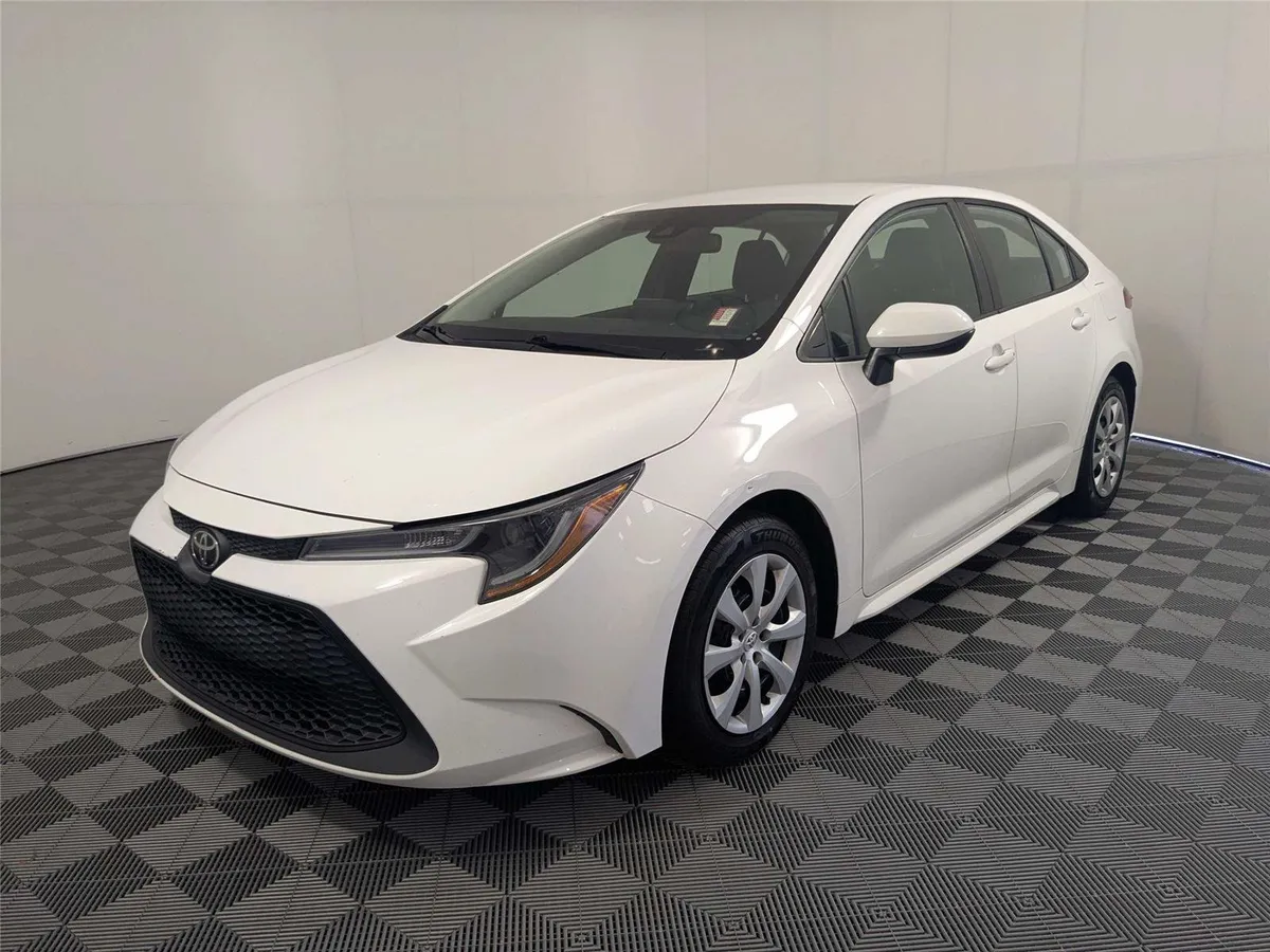 2022 Toyota Corolla LE thumbnail 2