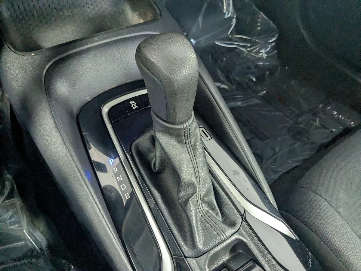 2022 Toyota Corolla LE thumbnail 23