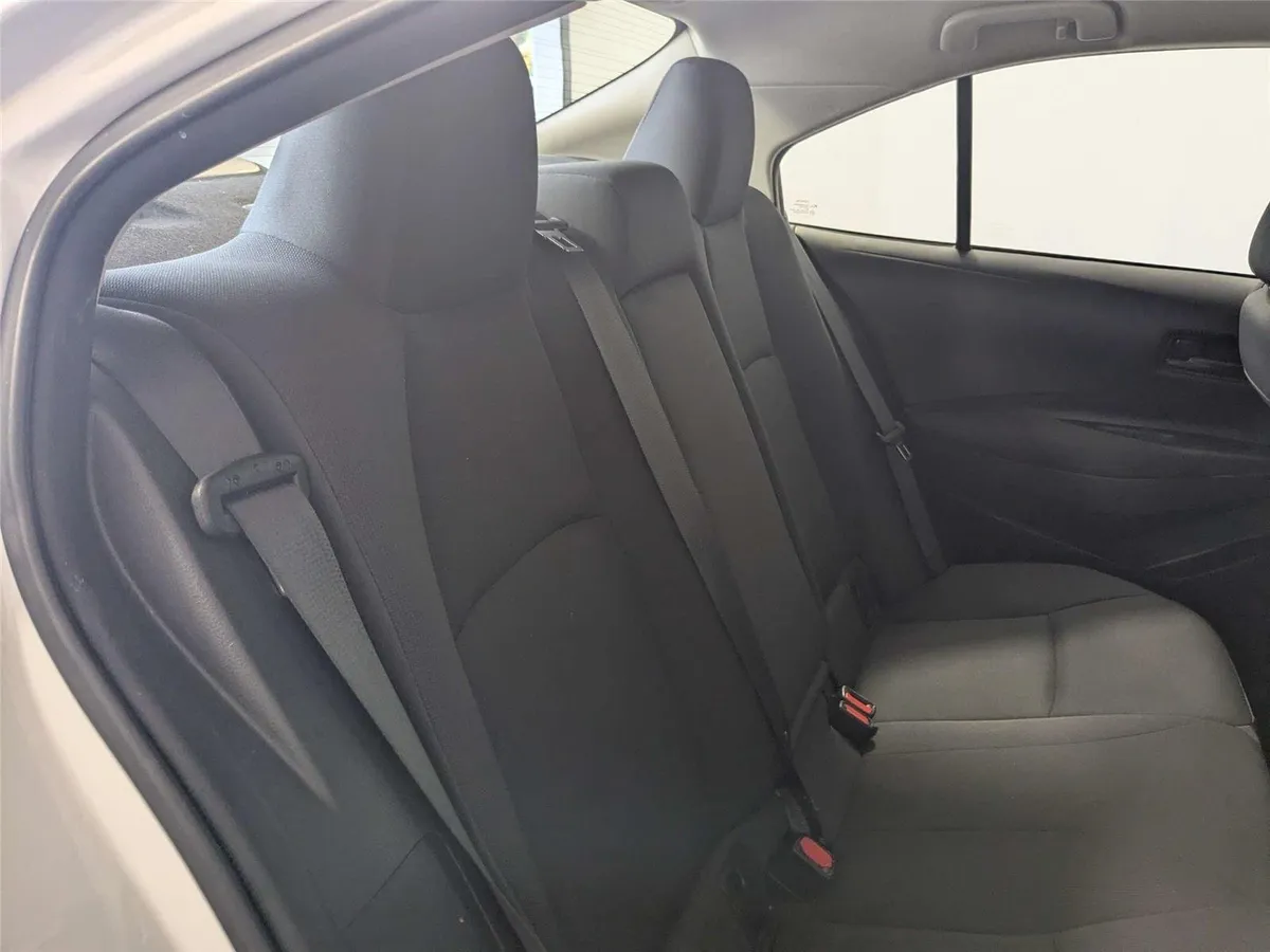 2022 Toyota Corolla LE thumbnail 27
