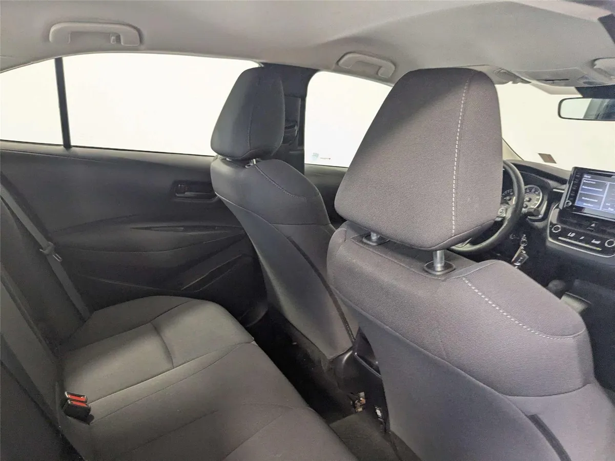2022 Toyota Corolla LE thumbnail 29
