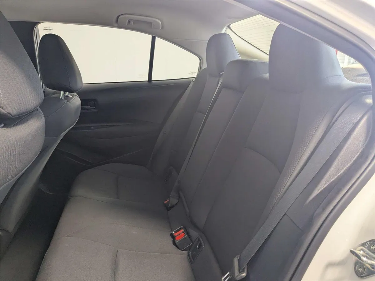 2022 Toyota Corolla LE thumbnail 33