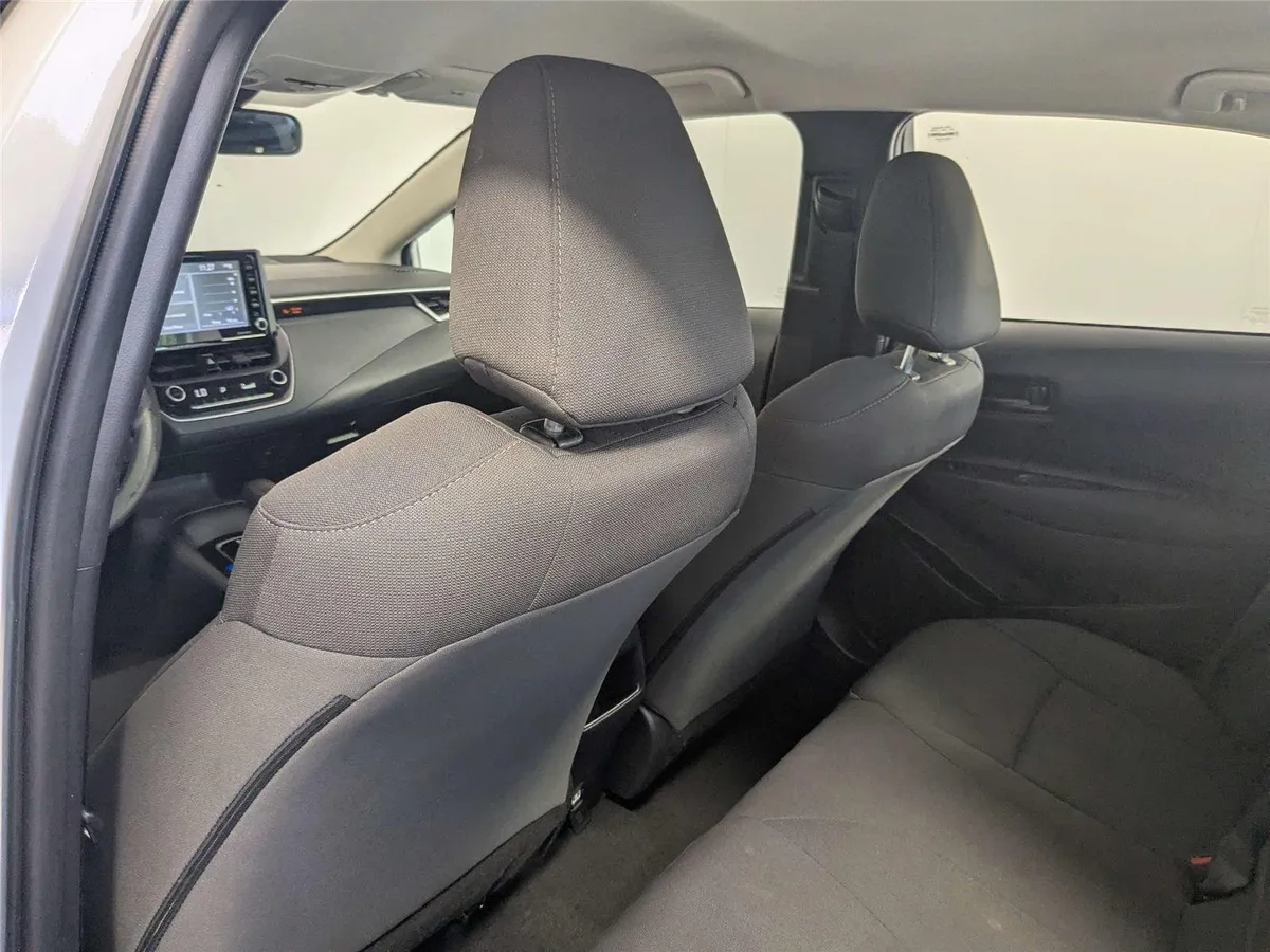 2022 Toyota Corolla LE thumbnail 35