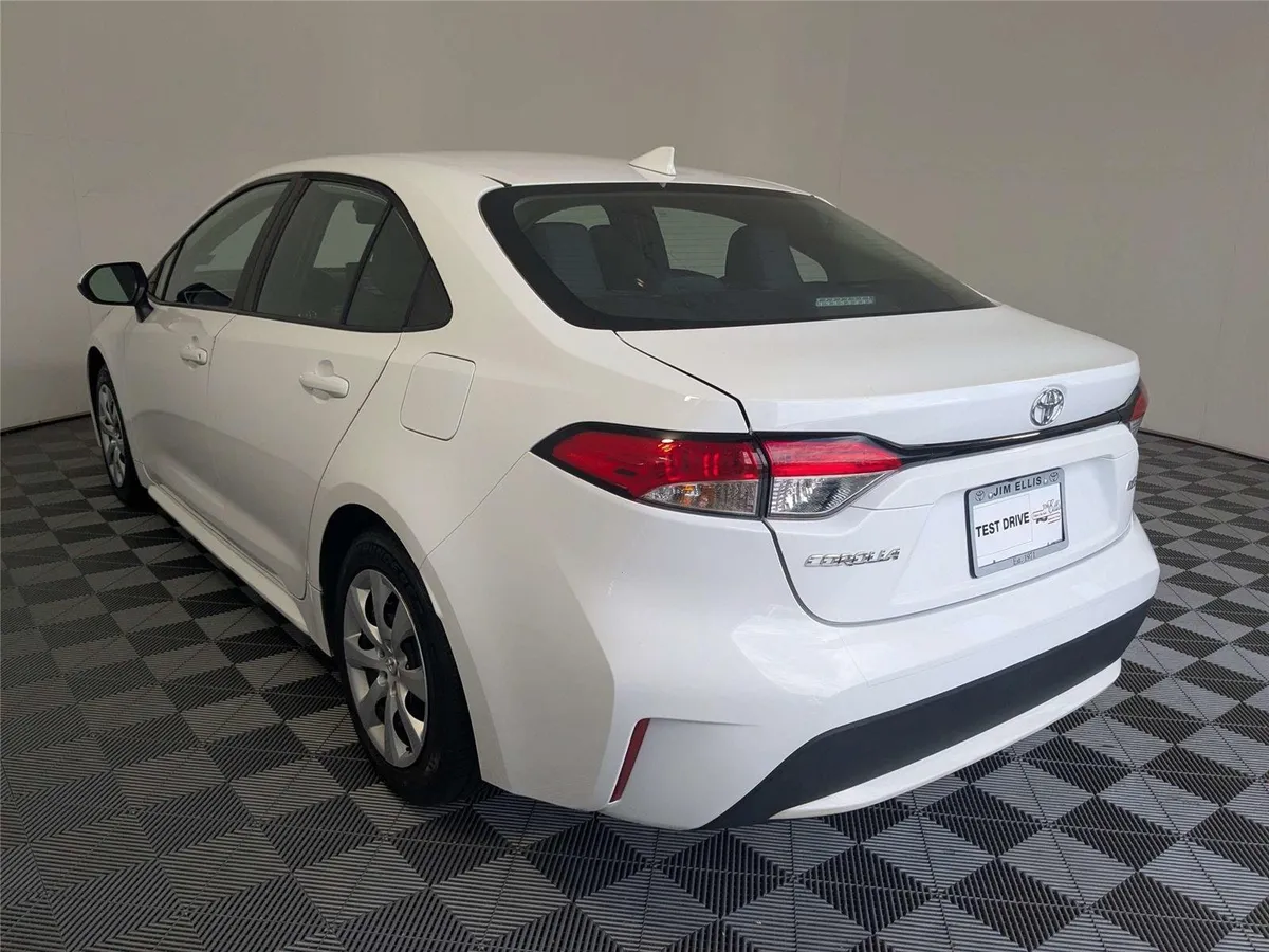 2022 Toyota Corolla LE thumbnail 7