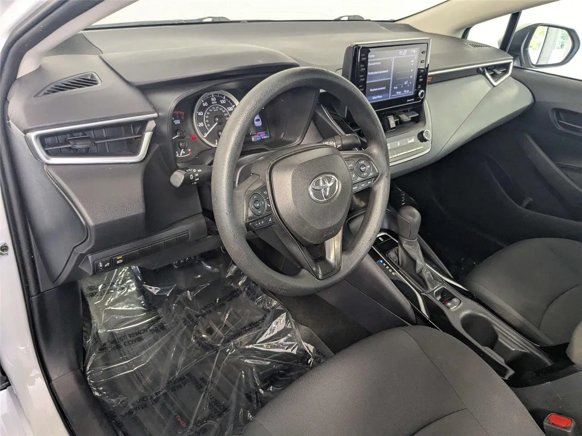 2022 Toyota Corolla LE thumbnail 9