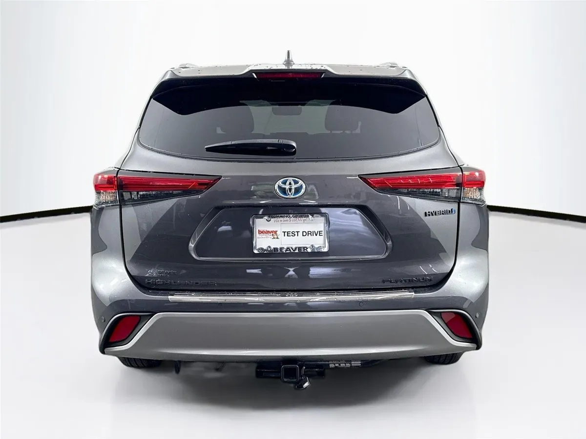 2022 Toyota Highlander Hybrid Platinum thumbnail 12