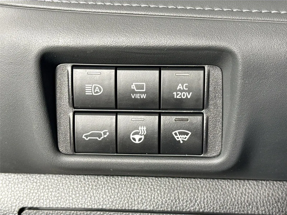 2022 Toyota Highlander Hybrid Platinum thumbnail 16