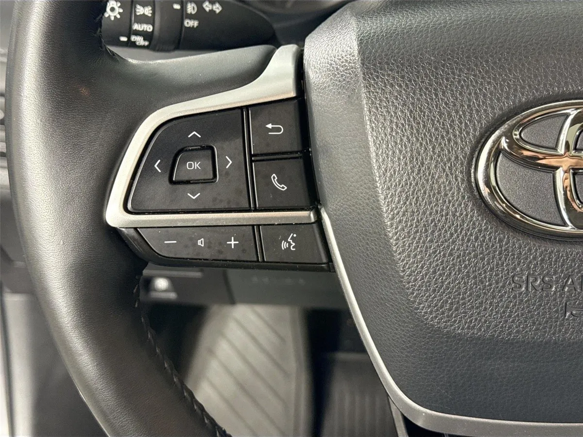 2022 Toyota Highlander Hybrid Platinum thumbnail 18