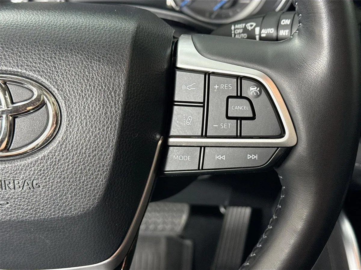 2022 Toyota Highlander Hybrid Platinum thumbnail 20