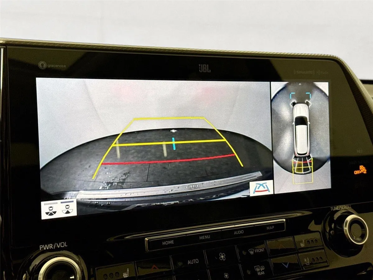 2022 Toyota Highlander Hybrid Platinum thumbnail 26