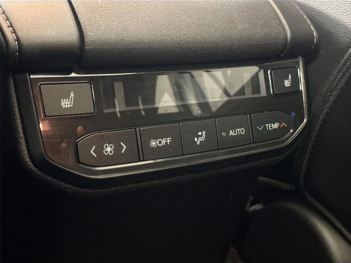 2022 Toyota Highlander Hybrid Platinum thumbnail 39