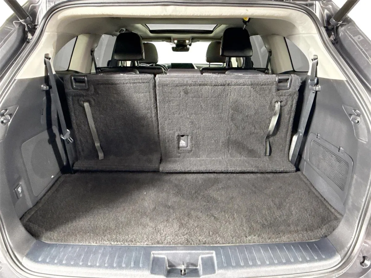 2022 Toyota Highlander Hybrid Platinum thumbnail 41