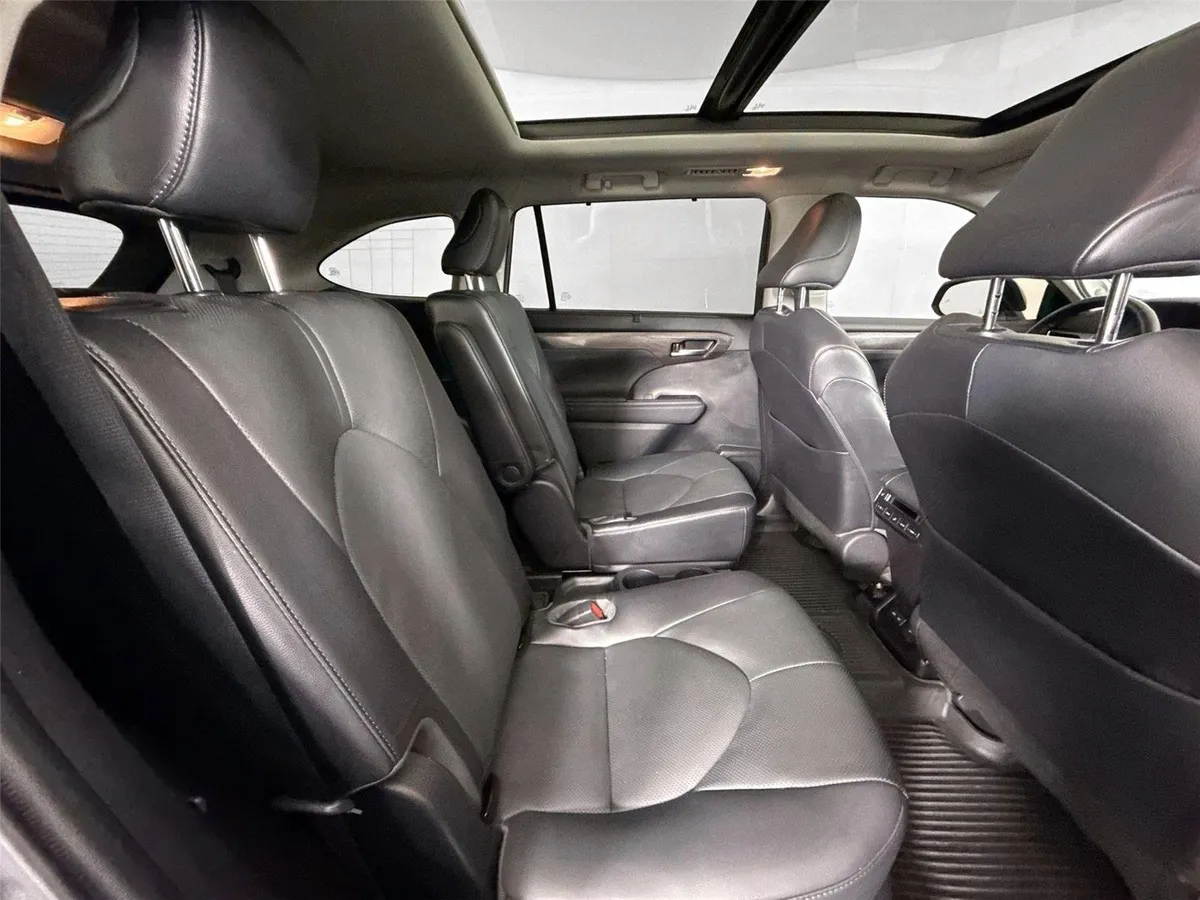 2022 Toyota Highlander Hybrid Platinum thumbnail 45