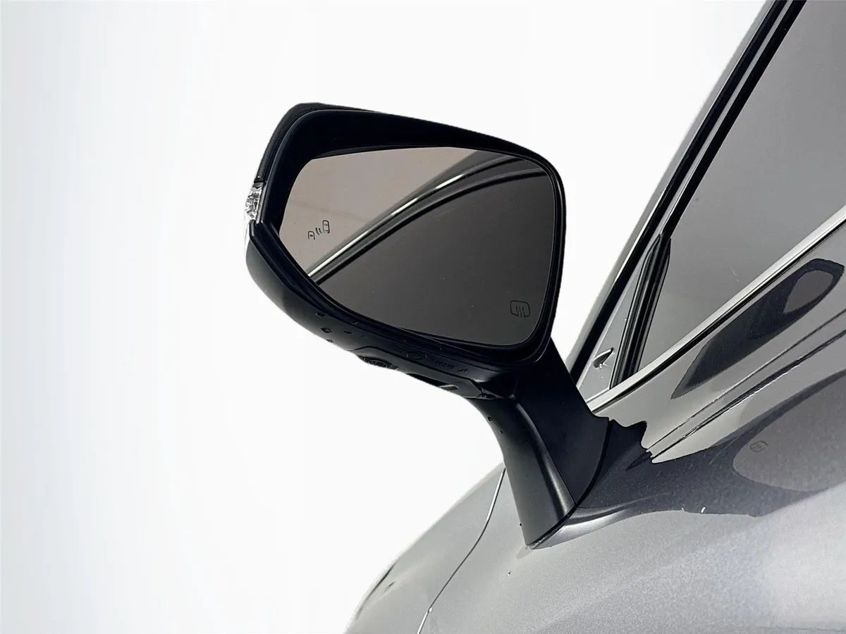 2022 Toyota Highlander Hybrid Platinum thumbnail 5