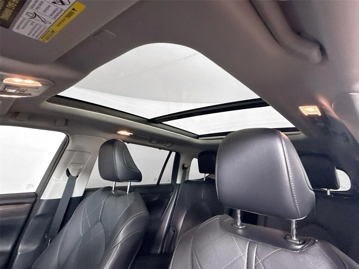 2022 Toyota Highlander Hybrid Platinum thumbnail 6
