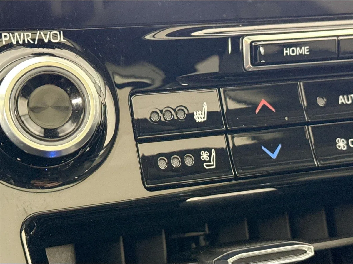 2022 Toyota Highlander Hybrid Platinum thumbnail 8
