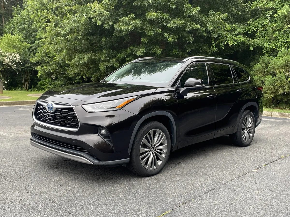 2022 Toyota Highlander Hybrid Platinum thumbnail 4