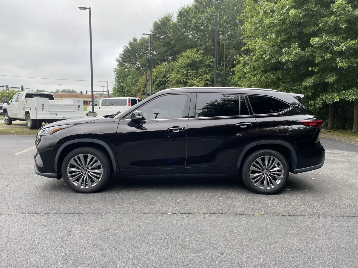 2022 Toyota Highlander Hybrid Platinum thumbnail 5