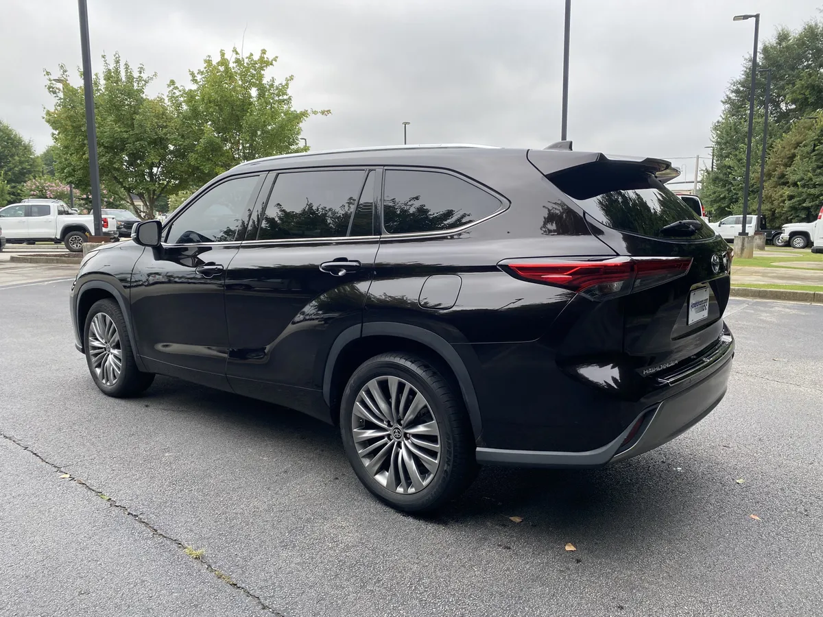 2022 Toyota Highlander Hybrid Platinum thumbnail 6